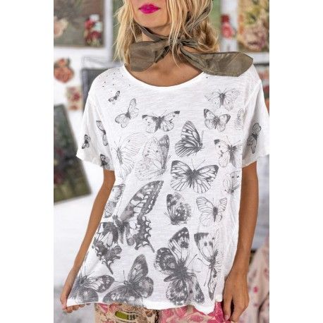 T-shirt Boundless Butterflies in True Magnolia Pearl - 1