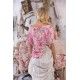 T-shirt Mural Frida Europa in Dragonfruit Magnolia Pearl - 6