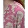 T-shirt Mural Frida Europa in Dragonfruit Magnolia Pearl - 15